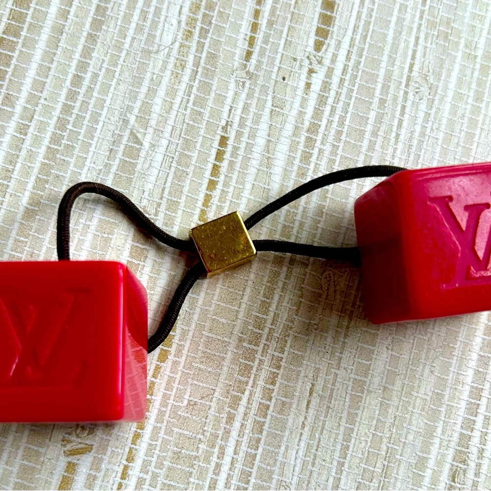 AUTH LOUIS VUITTON Hair Cube Accessory